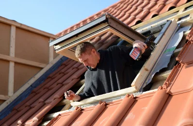 Pose de fenêtres de toit Velux à Marchemaisons